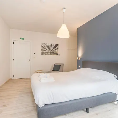 De Hoogmolen - 3 Mins From The Centre Gasthof 4*