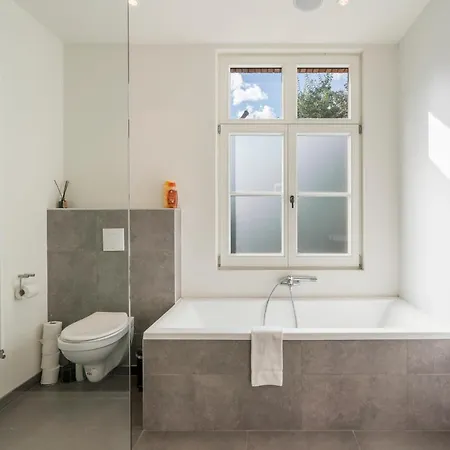 De Hoogmolen - 3 Mins From The Centre Guest house 4*